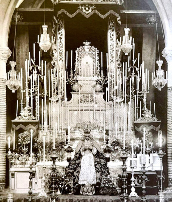 Cabezuelo propone conmemorar el Centenario del Besamanos a la Virgen de la Esperanza con una celebración histórica en San Gil